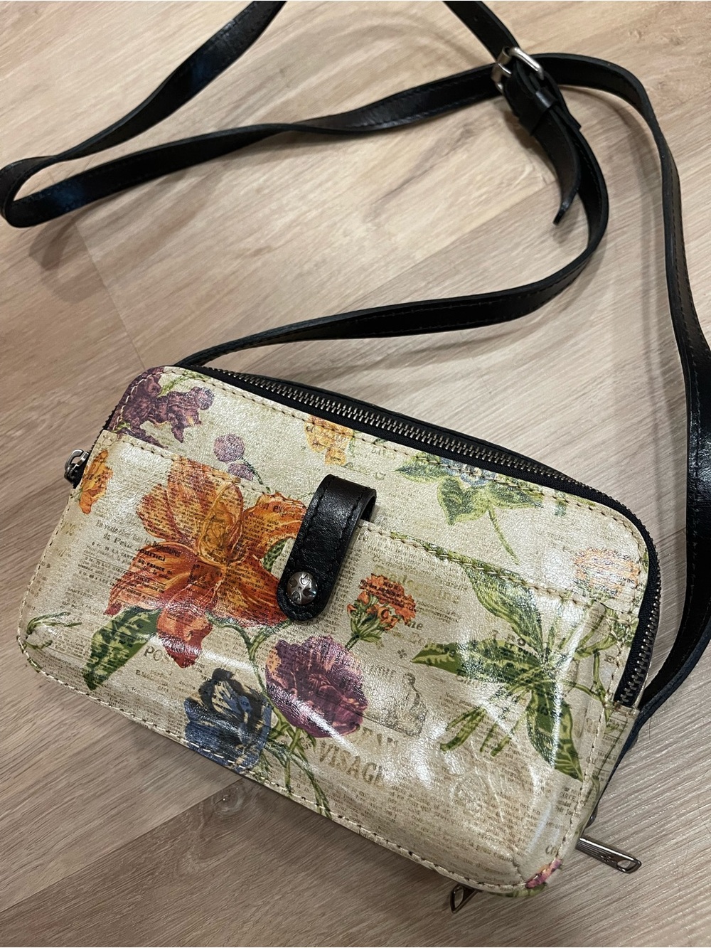 Patricia Nash Parisian Newspaper Floral Leather Crossbody Bag | Vintage Print